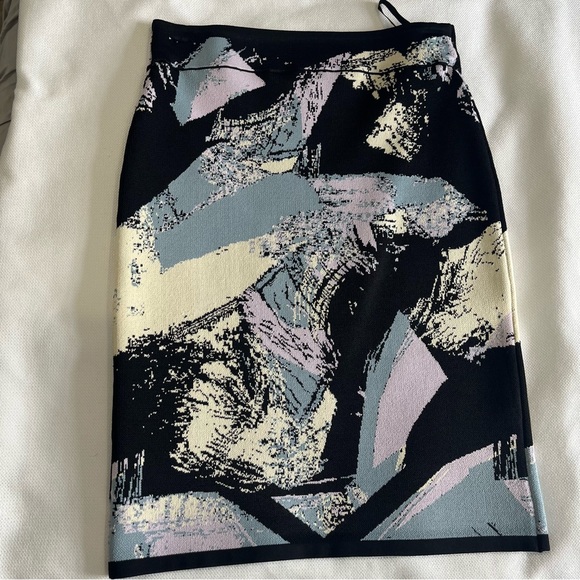BCBGMaxAzria Dresses & Skirts - BCBGMAXAZRIA Women's Bandage Skirt Size M